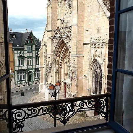 Maison Particuliere Place Saint-leonard 펜션 옹플뢰르